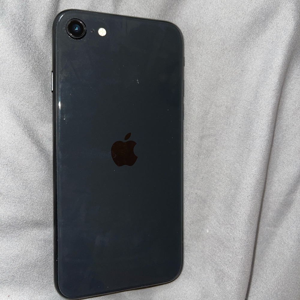 iphone SE - Picture 2 of 5